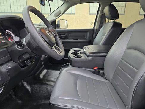 Used 2022 RAM 1500 Tradesman w/ Chrome Appearance Group image 11