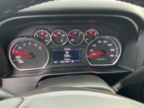 Used 2022 Chevrolet Silverado 1500 LT image 15