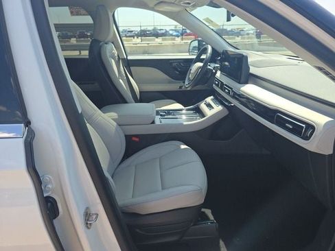 Used 2026 Lincoln Aviator Reserve AWD/4WD image 10