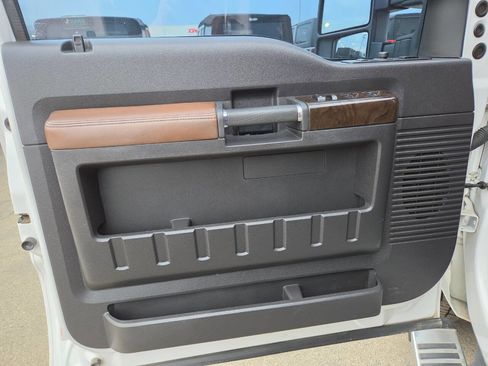 Used 2016 Ford F250 Platinum w/ FX4 Off-Road Package image 19