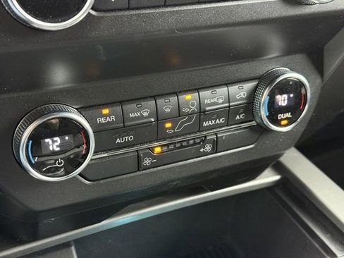 Used 2019 Ford Expedition XLT image 30