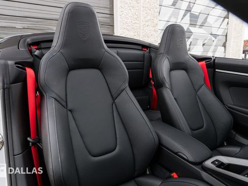 Used 2025 Porsche 911 Carrera image 36
