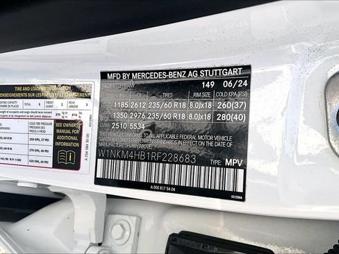 Used 2024 Mercedes-Benz GLC 300 4MATIC image 34