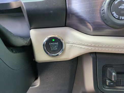 Used 2022 Ford Expedition Platinum image 27