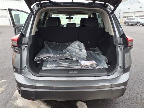 New 2026 Nissan Rogue SV image 30