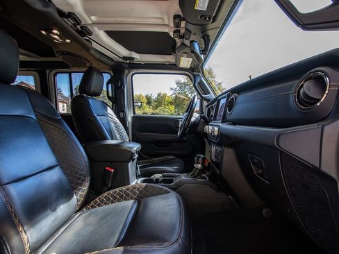 Used 2020 Jeep Wrangler Unlimited Sahara AWD/4WD image 16