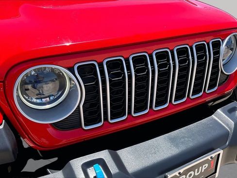 Used 2024 Jeep Wrangler Unlimited Sahara AWD/4WD image 29