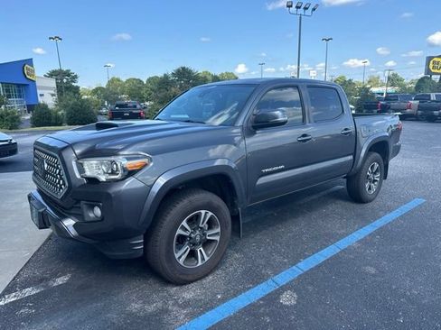 Used 2019 Toyota Tacoma TRD Sport RWD image 1
