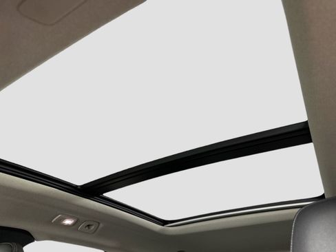 New 2025 Volvo XC40 B5 Ultra w/ Protection Package Premier image 13