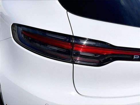 Certified 2025 Porsche Macan image 21