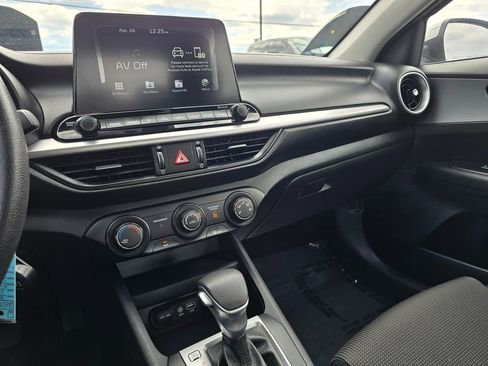 Used 2020 Kia Forte LXS FWD image 26