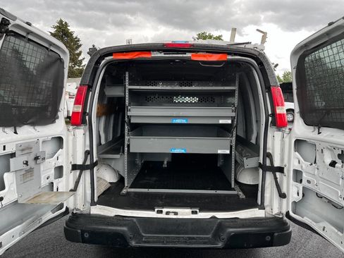 Used 2018 Chevrolet Express 2500 w/ Driver Convenience Package RWD image 15
