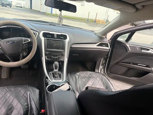 Used 2016 Ford Fusion SE FWD image 22
