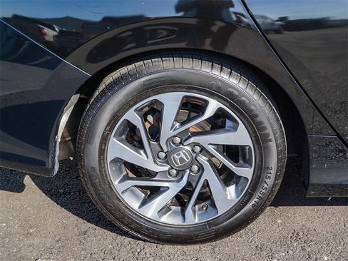 Used 2016 Honda Civic EX image 8