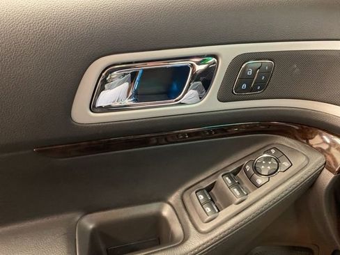 Used 2013 Ford Explorer Limited image 21