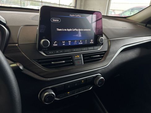 Used 2025 Nissan Altima 2.5 SV image 20