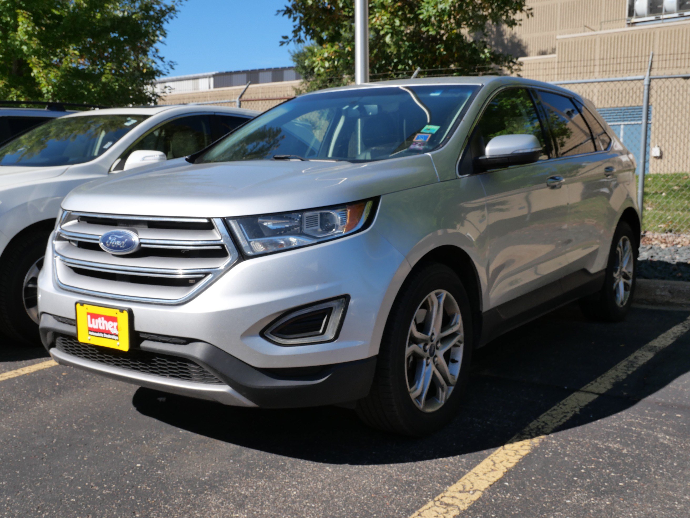 Used 2016 Ford Edge Titanium w/ Technology Package AWD/4WD image 3