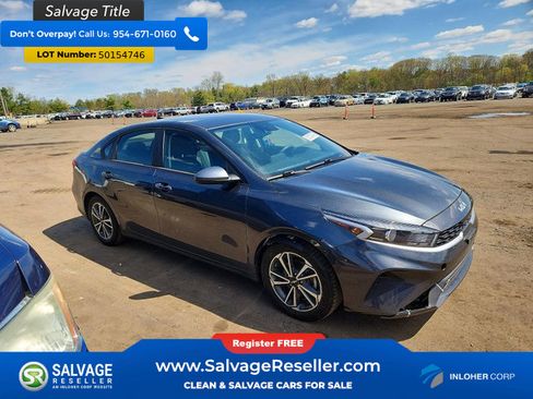 Used 2023 Kia Forte LXS FWD image 5