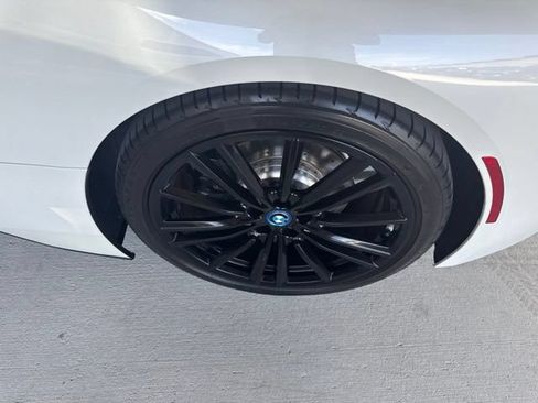 Used 2019 BMW i8 Coupe AWD/4WD image 18