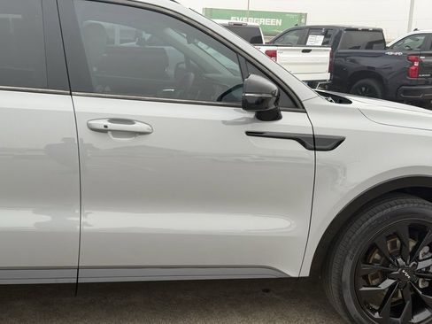 Used 2022 Kia Sorento SX image 8