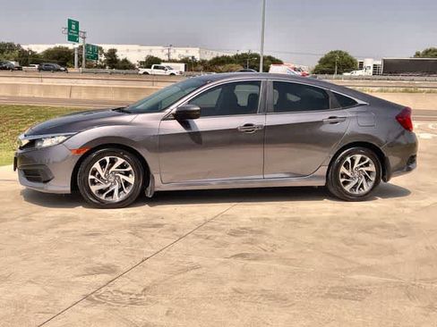 Used 2017 Honda Civic EX image 4