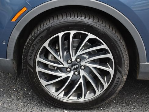 Used 2019 Lincoln Nautilus Reserve AWD/4WD image 9