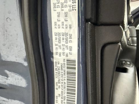 Used 2020 Jeep Grand Cherokee Limited w/ Luxury Group II image 32