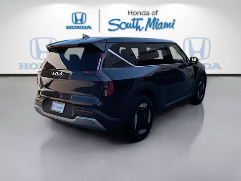 Used 2026 Kia EV9 Light image 7