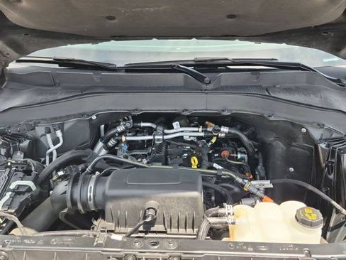 Used 2022 Ford Explorer XLT w/ Equipment Group 202A AWD/4WD image 24