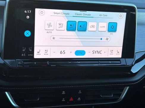 Used 2025 Volkswagen Atlas Cross Sport SE image 25