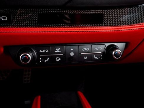 Used 2021 Ferrari F8 Tributo image 45