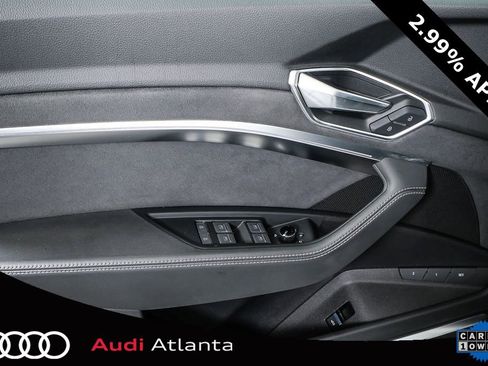 Used 2022 Audi e-tron Prestige w/ Prestige Package image 6