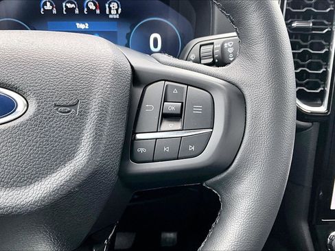 Used 2025 Ford Ranger Lariat w/ FX4 Off-Road Package image 10