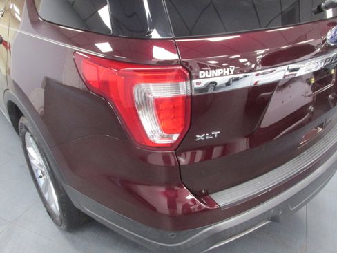 Used 2019 Ford Explorer XLT w/ Equipment Group 202A image 12