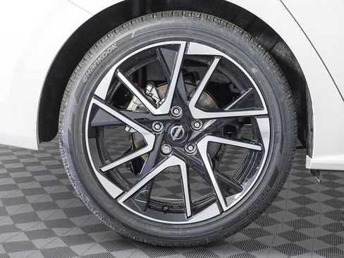 New 2025 Nissan Sentra SR w/ SR Premium Package FWD image 7
