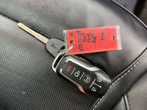 Used 2017 Ford Explorer Platinum AWD/4WD image 33