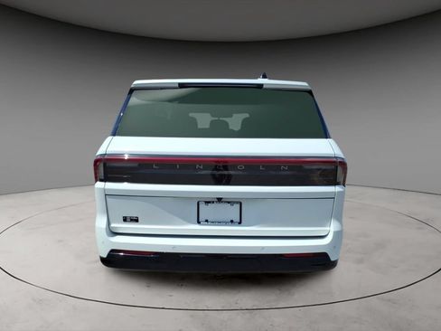New 2027 Lincoln Navigator Reserve w/ Jet Appearance Package AWD/4WD image 7