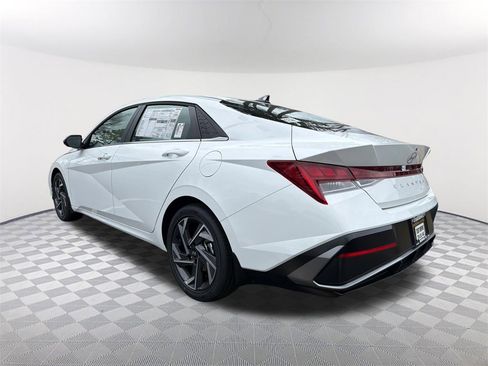 New 2026 Hyundai Elantra Limited image 7