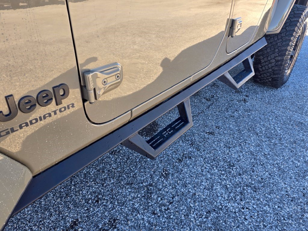 Used 2020 Jeep Gladiator Overland w/ Popular Equipment Package AWD/4WD image 15