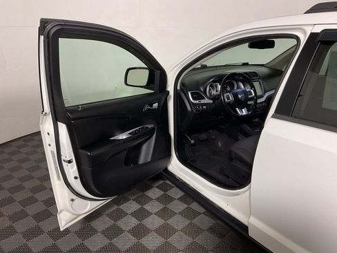 Used 2019 Dodge Journey SE w/ Premium Group AWD/4WD image 17