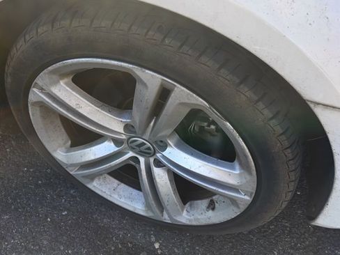 Used 2013 Volkswagen CC R-Line image 3