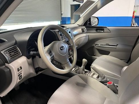 Used 2012 Subaru Forester 2.5X Premium AWD/4WD image 22