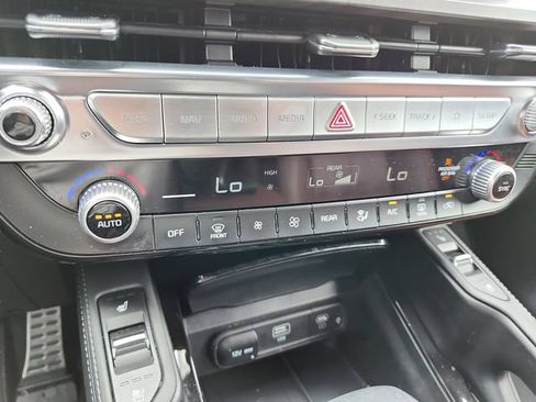 Certified 2024 Kia Telluride SX w/ Towing Package FWD image 23