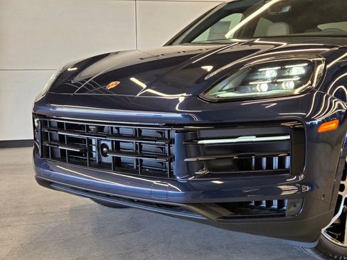 New 2026 Porsche Cayenne Coupe AWD/4WD image 23