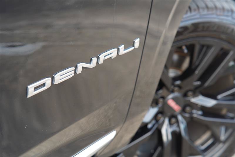 Used 2021 GMC Yukon Denali w/ Denali Premium Package AWD/4WD image 21