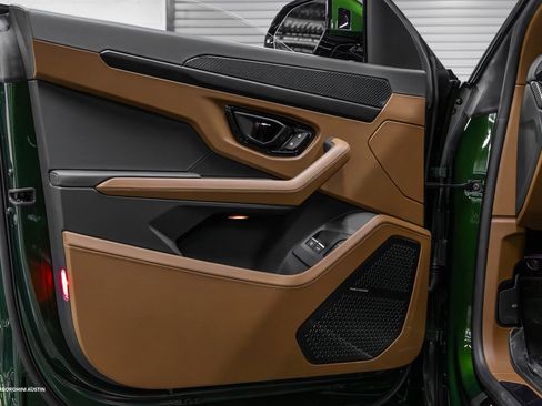 New 2025 Lamborghini Urus SE image 22