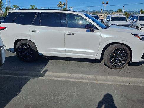 Used 2024 Lexus TX 500h AWD w/ Technology Package image 4