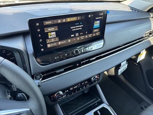 New 2026 Mitsubishi Outlander SEL FWD image 11
