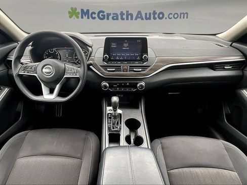 Used 2025 Nissan Altima 2.5 SV FWD image 10