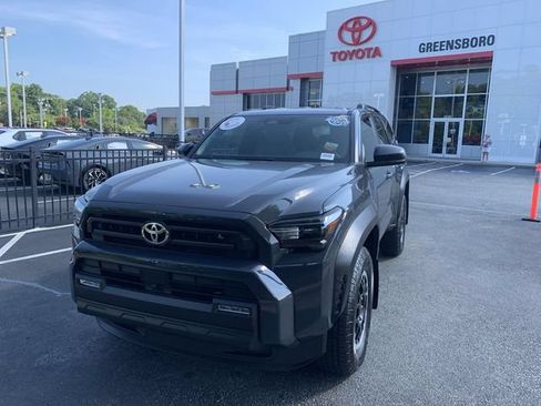 Used 2025 Toyota 4Runner SR5 AWD/4WD image 1